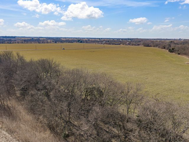 000 Young Street, Italy, TX 76651