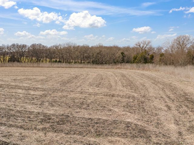 000 Young Street, Italy, TX 76651