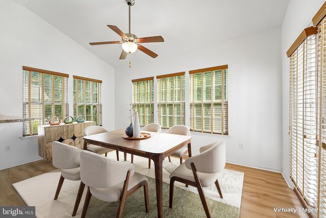 818 N AIKENS TAVERN CT, Newark, DE 19702