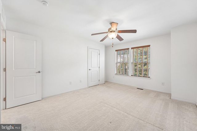818 N AIKENS TAVERN CT, Newark, DE 19702