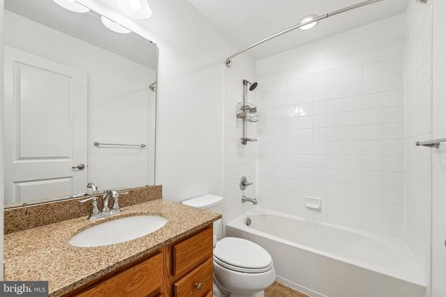 818 N AIKENS TAVERN CT, Newark, DE 19702