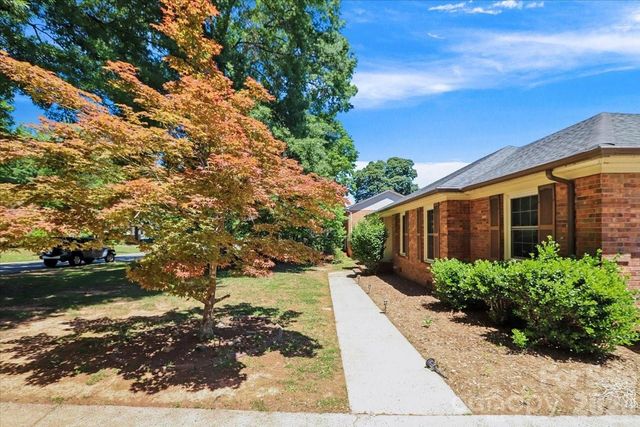 13507 Four Oaks Lane, Matthews, NC 28105