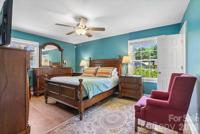 13507 Four Oaks Lane, Matthews, NC 28105