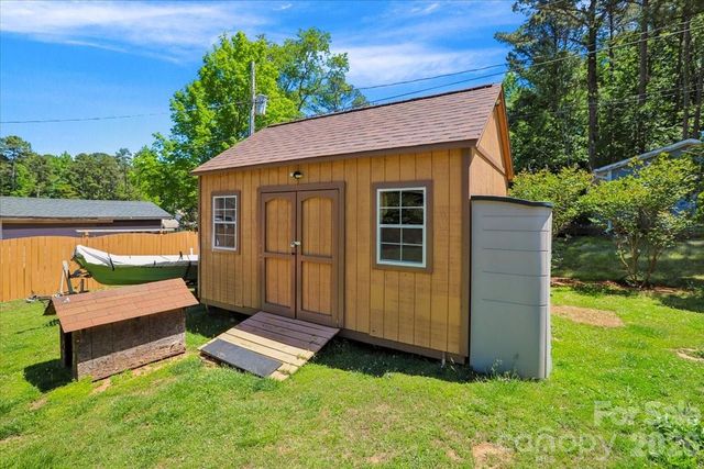 13507 Four Oaks Lane, Matthews, NC 28105