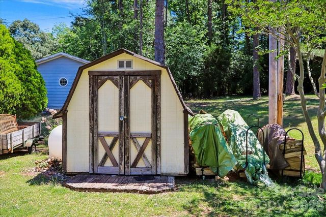 13507 Four Oaks Lane, Matthews, NC 28105