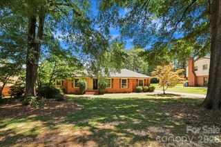13507 Four Oaks Lane, Matthews, NC 28105