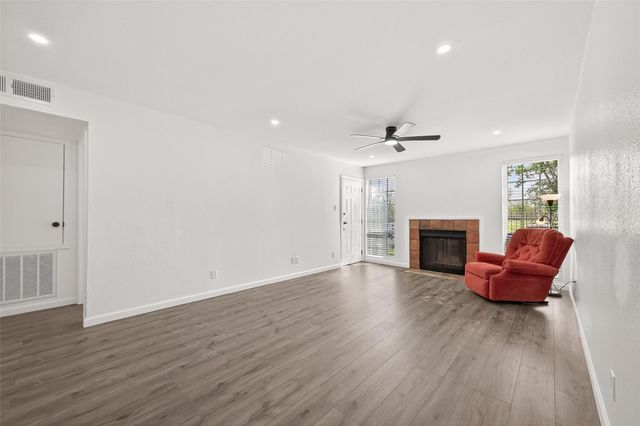 12500 Sandpiper Drive 5, Houston, TX 77035