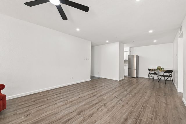 12500 Sandpiper Drive 5, Houston, TX 77035