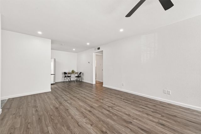 12500 Sandpiper Drive 5, Houston, TX 77035