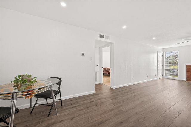 12500 Sandpiper Drive 5, Houston, TX 77035