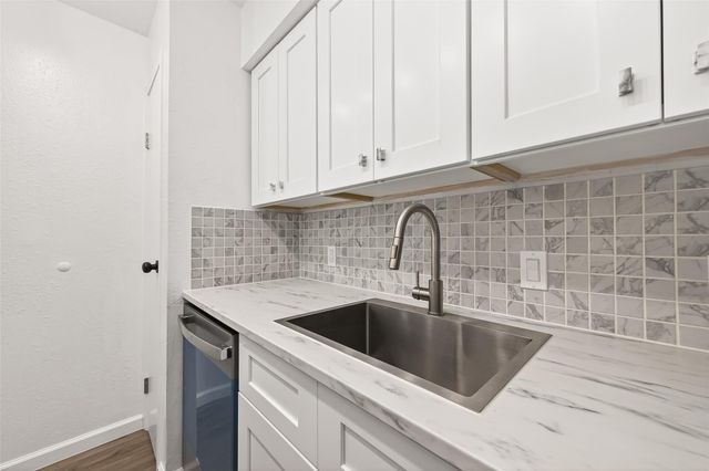 12500 Sandpiper Drive 5, Houston, TX 77035