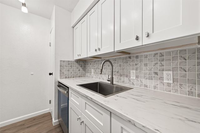 12500 Sandpiper Drive 5, Houston, TX 77035