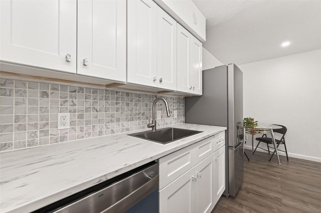 12500 Sandpiper Drive 5, Houston, TX 77035