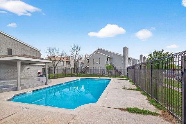 12500 Sandpiper Drive 5, Houston, TX 77035