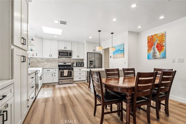 18937 Sylvan Street, Tarzana, CA 91335