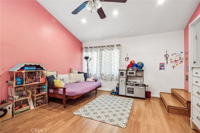 18937 Sylvan Street, Tarzana, CA 91335