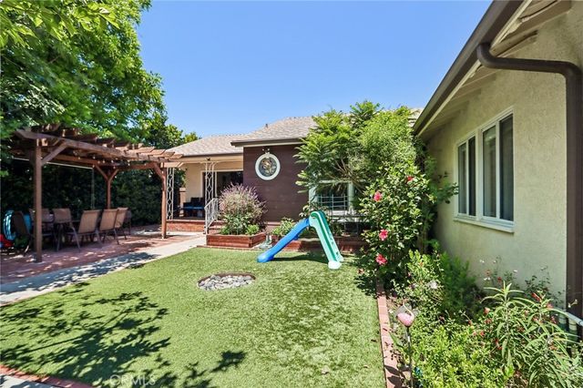 18937 Sylvan Street, Tarzana, CA 91335