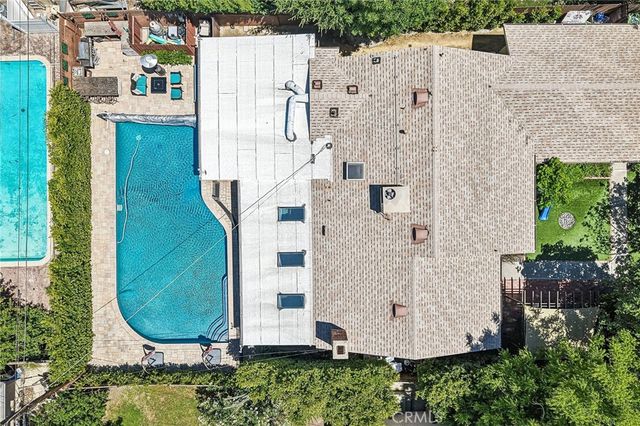 18937 Sylvan Street, Tarzana, CA 91335