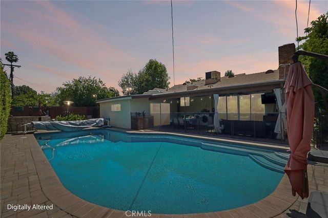 18937 Sylvan Street, Tarzana, CA 91335