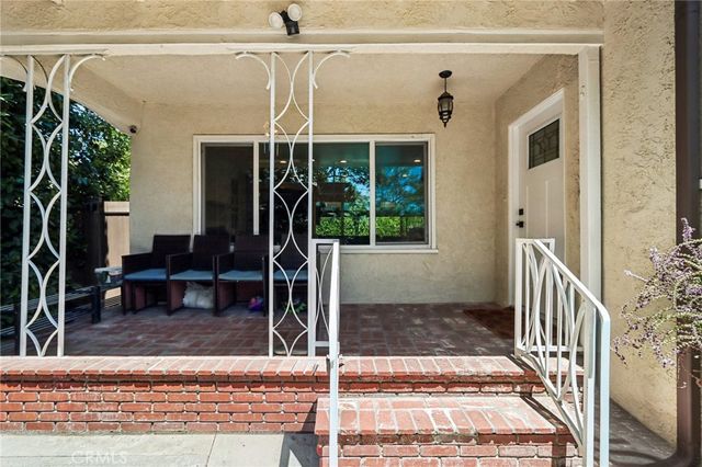 18937 Sylvan Street, Tarzana, CA 91335