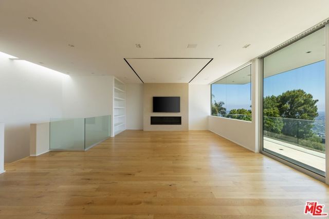 1853 Sunset Plaza Drive, Los Angeles, CA 90069