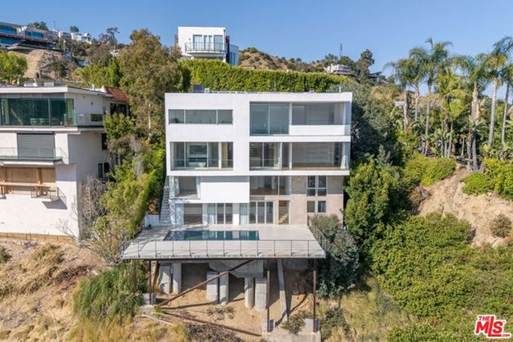 1853 Sunset Plaza Drive, Los Angeles, CA 90069