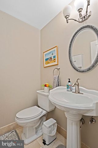 9220 BURNETTA DR, Annandale, VA 22003