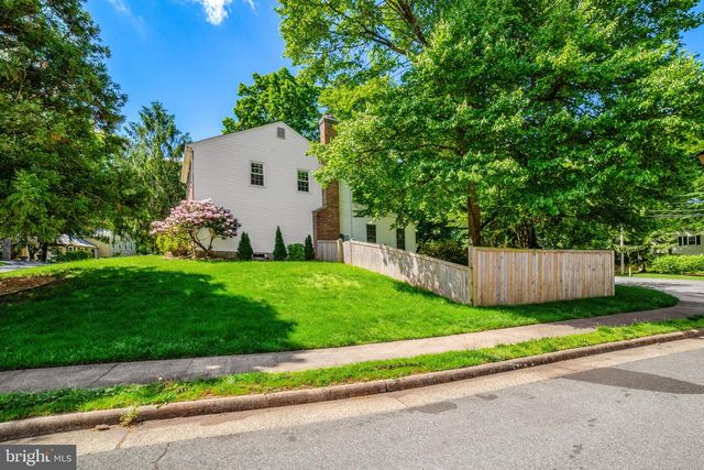 9220 BURNETTA DR, Annandale, VA 22003