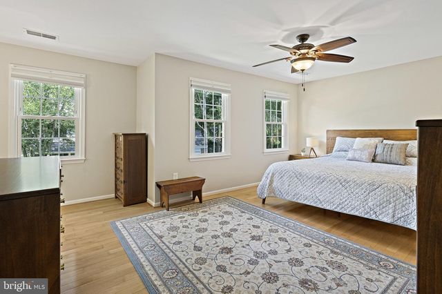 9220 BURNETTA DR, Annandale, VA 22003