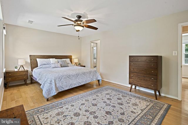 9220 BURNETTA DR, Annandale, VA 22003
