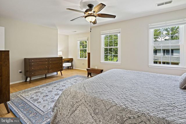 9220 BURNETTA DR, Annandale, VA 22003