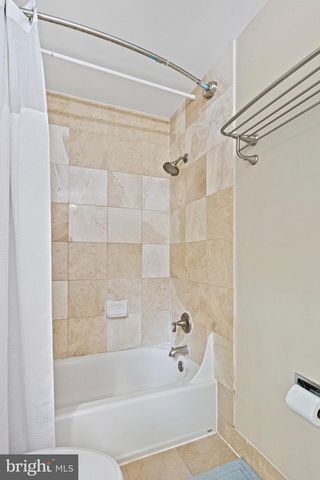 9220 BURNETTA DR, Annandale, VA 22003