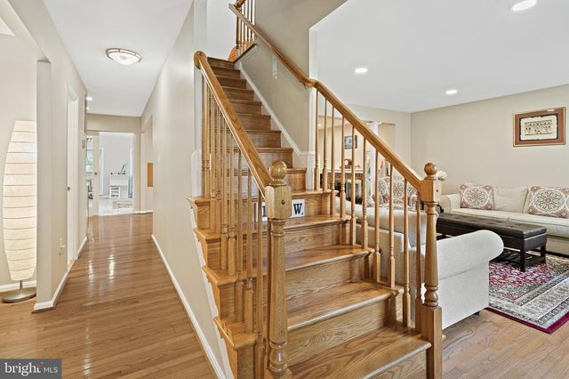 9220 BURNETTA DR, Annandale, VA 22003