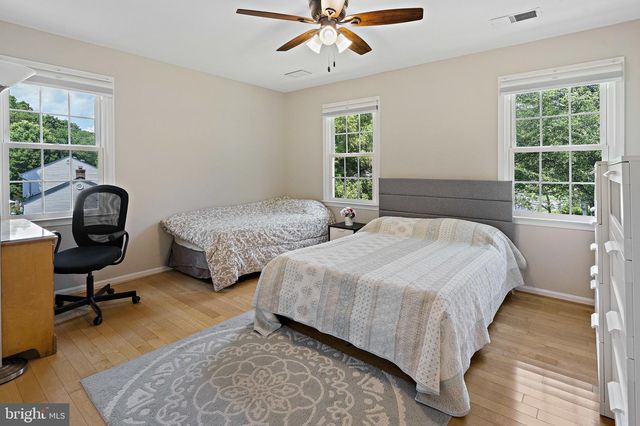 9220 BURNETTA DR, Annandale, VA 22003