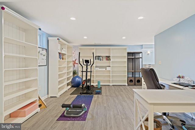 9220 BURNETTA DR, Annandale, VA 22003
