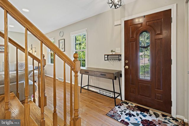 9220 BURNETTA DR, Annandale, VA 22003