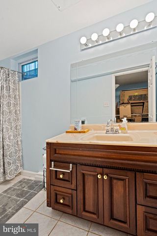 9220 BURNETTA DR, Annandale, VA 22003