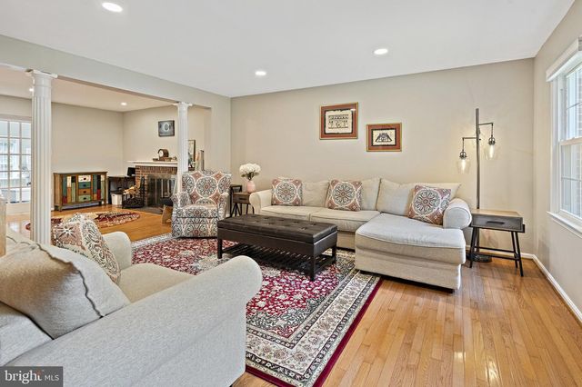 9220 BURNETTA DR, Annandale, VA 22003