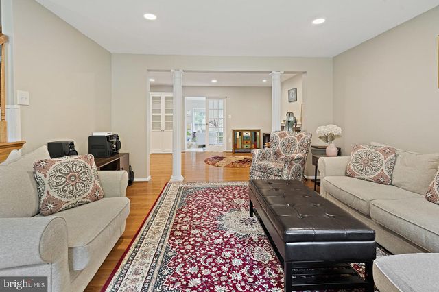 9220 BURNETTA DR, Annandale, VA 22003