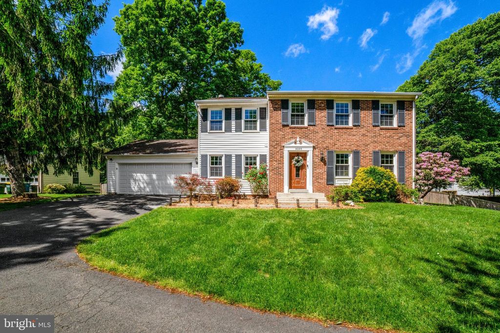 9220 BURNETTA DR, Annandale, VA 22003