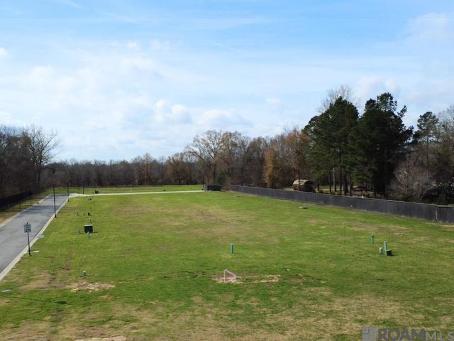 9910 Holland Dr, Baton Rouge, LA 70810