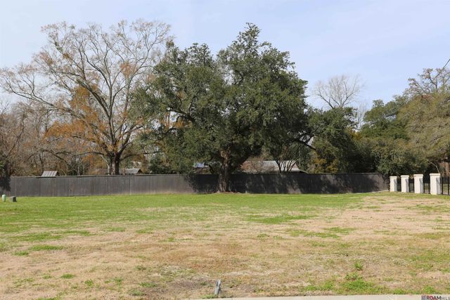 9910 Holland Dr, Baton Rouge, LA 70810