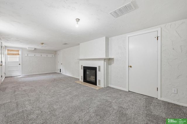 1145 S 97 Street, Omaha, NE 68124