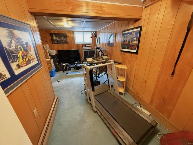 289 N Main Street, Linton, IN 47441