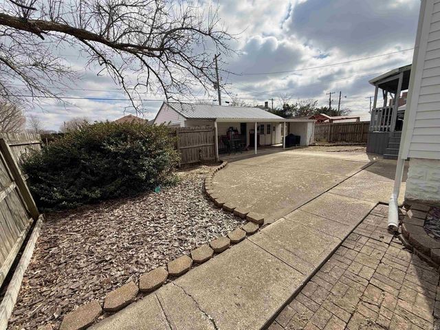 289 N Main Street, Linton, IN 47441