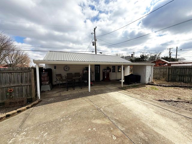 289 N Main Street, Linton, IN 47441