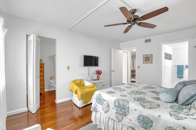 339 Pine Ridge Circle D-1, Greenacres, FL 33463