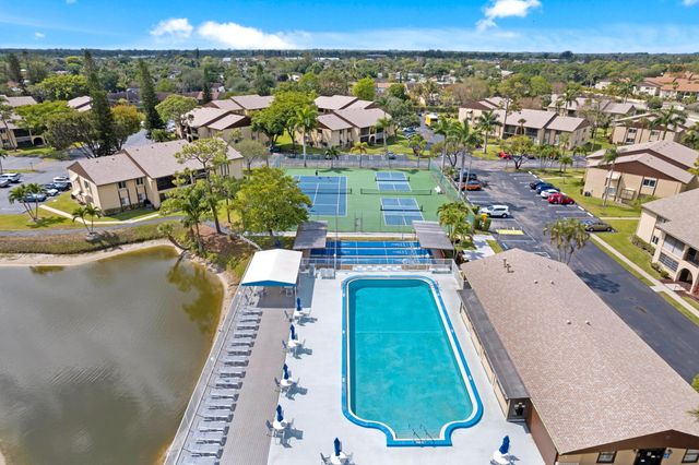 339 Pine Ridge Circle D-1, Greenacres, FL 33463