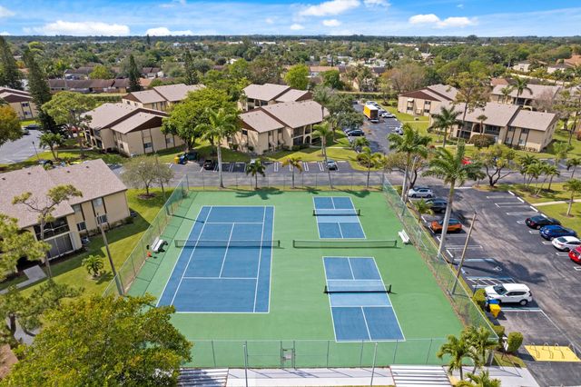 339 Pine Ridge Circle D-1, Greenacres, FL 33463
