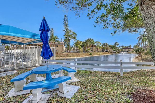 339 Pine Ridge Circle D-1, Greenacres, FL 33463